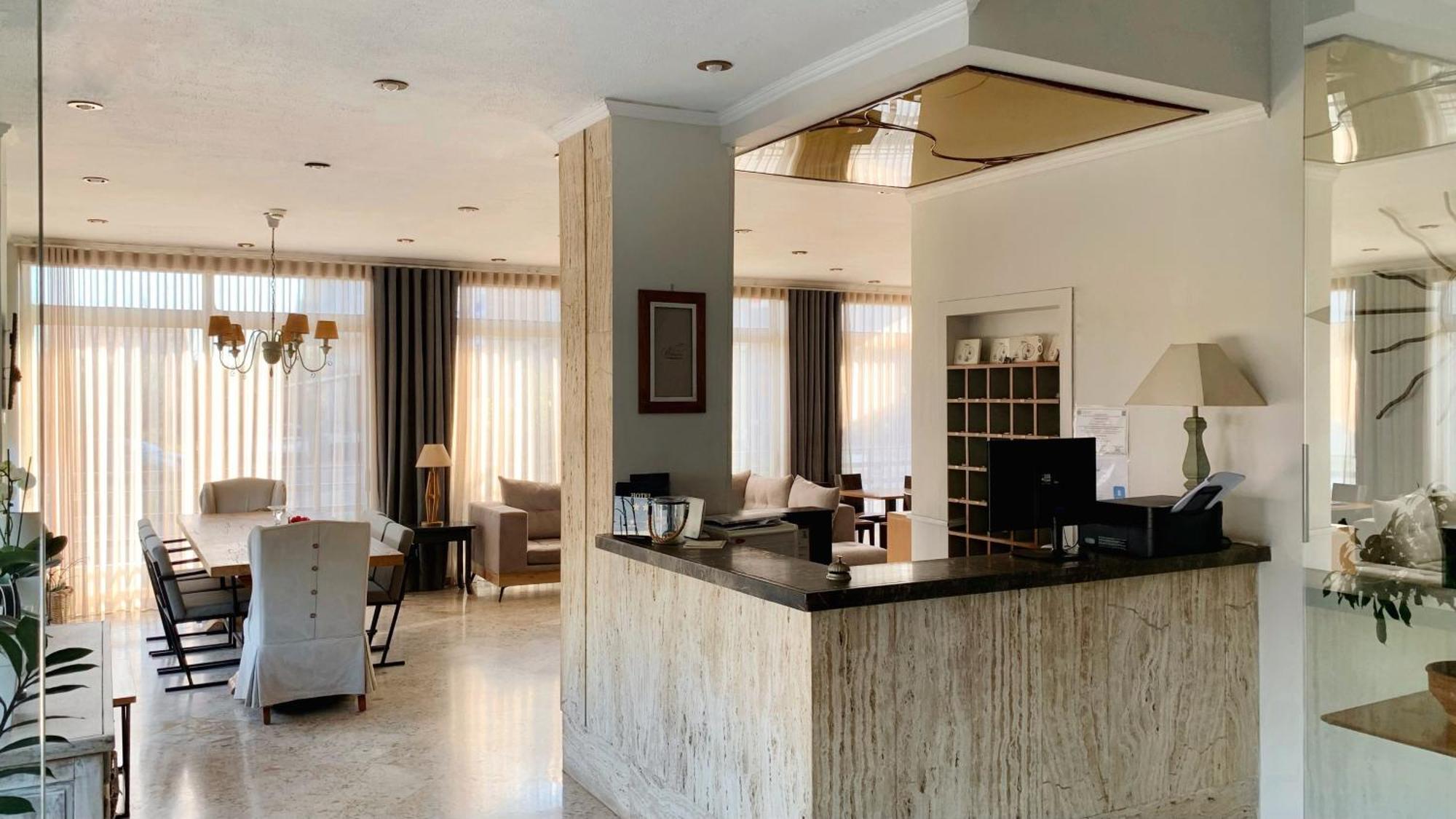 Messini Hotel Екстер'єр фото